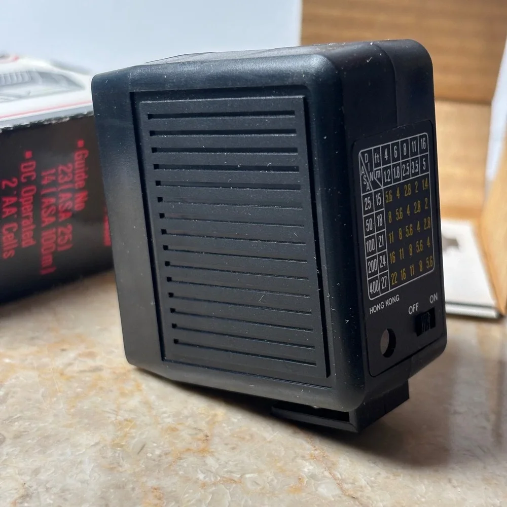 Sakar 17M Electronic Flash Black Vintage Hot Shoe Camera Accessory
